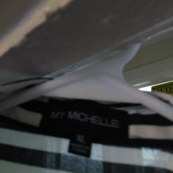 Top - Picture 3 of 3